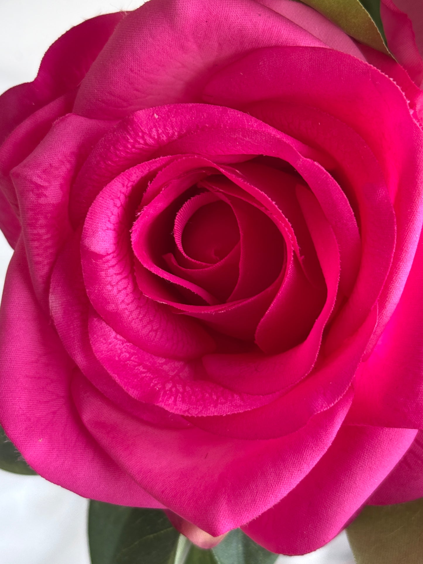 ROMANTISCHE BOEKET: perfect om de liefde op een betekenisvolle manier te vieren. Geschikt voor een trouwdag, jubileum of voor iemand die wat extra liefde nodig heeft.