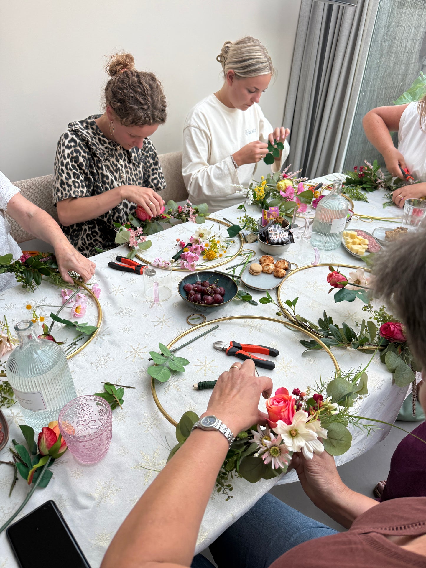 WORKSHOP Bijbelse bloemenring perfect voor een beleving met collega's, vriendinnen of zussen.