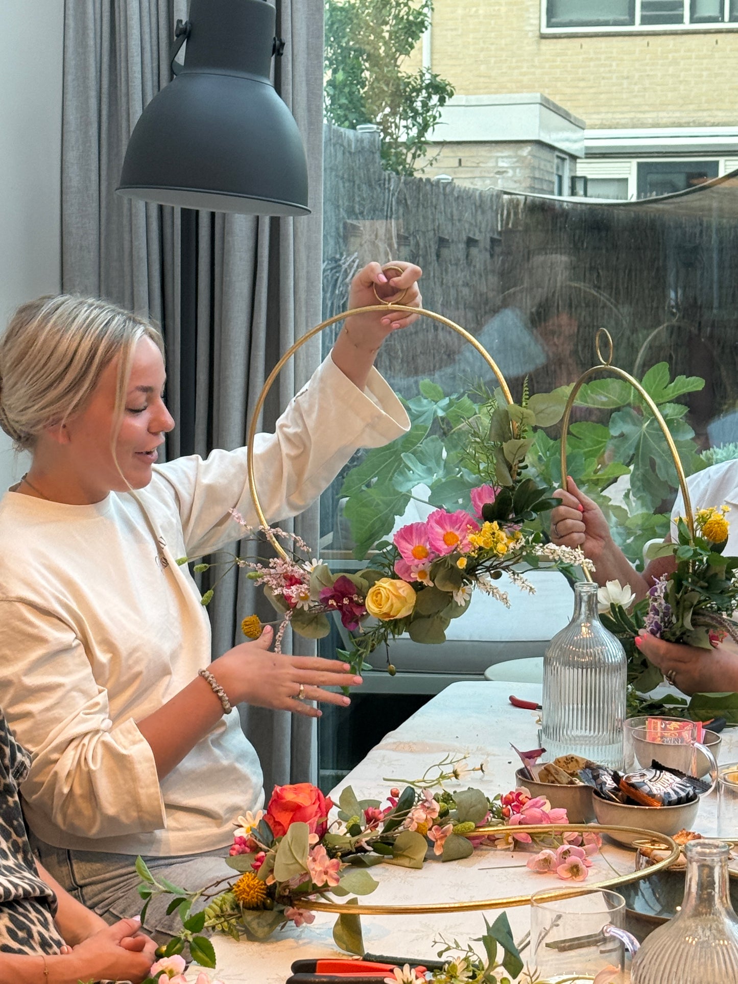 WORKSHOP Bijbelse bloemenring perfect voor een beleving met collega's, vriendinnen of zussen.
