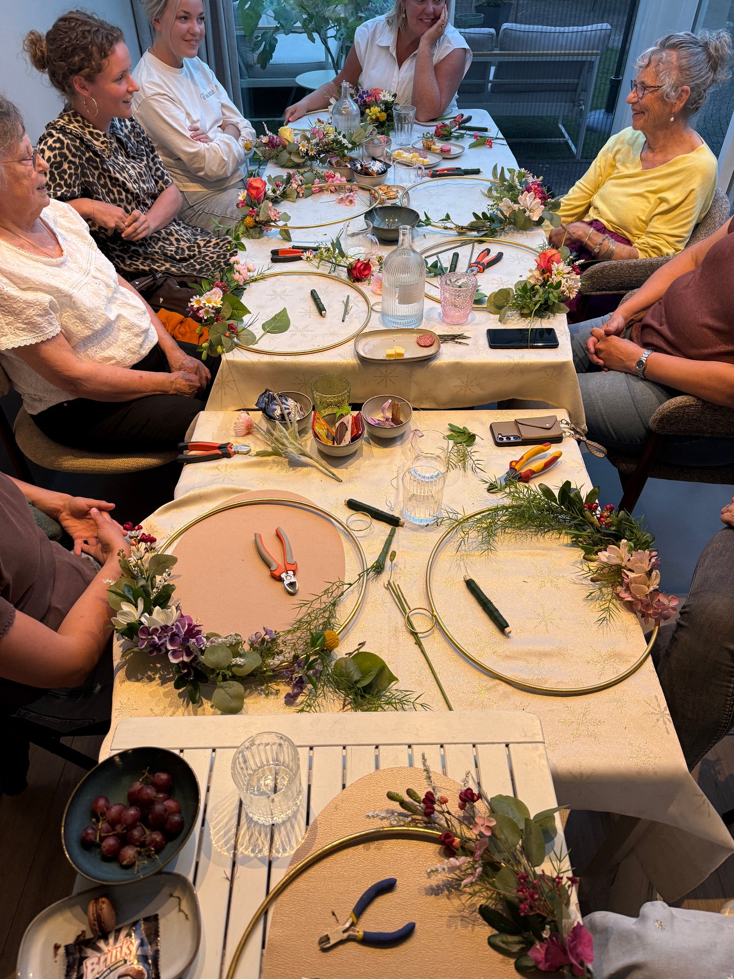 WORKSHOP Bijbelse bloemenring perfect voor een beleving met collega's, vriendinnen of zussen.