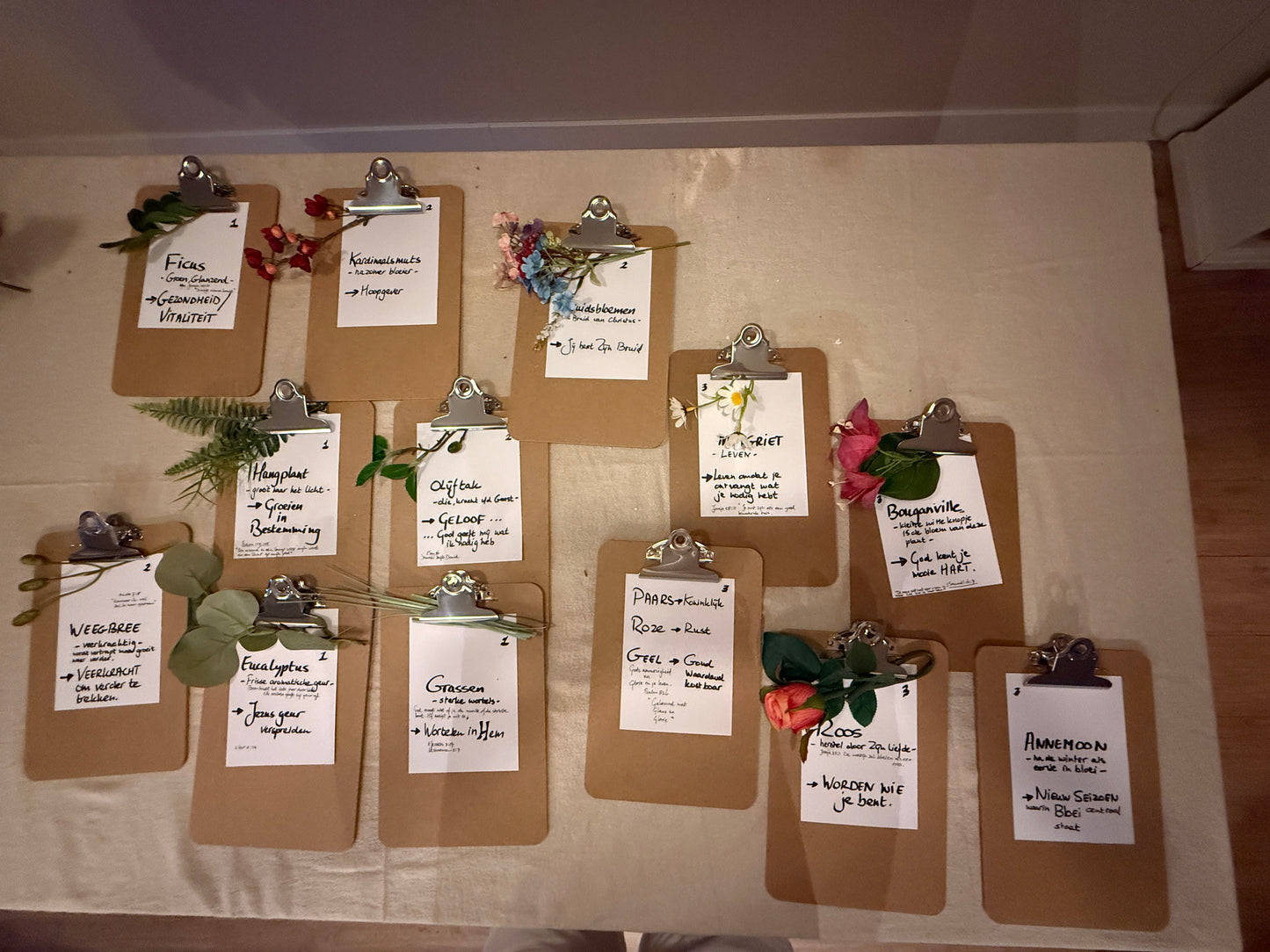 WORKSHOP Bijbelse bloemenring perfect voor een beleving met collega's, vriendinnen of zussen.